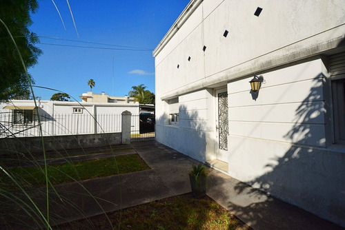 Venta Casa 2 Dormitorios - Lezica - Jardin