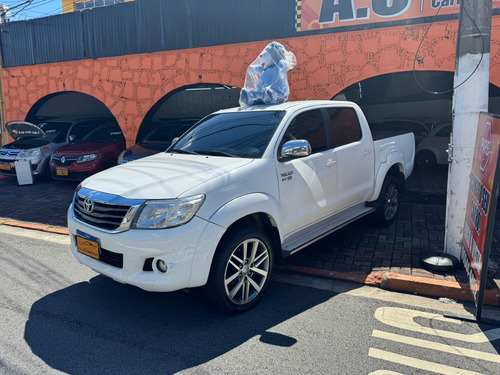 Toyota Hilux 2.7 Srv Cab. Dupla 4x2 Flex Aut. 4p