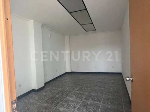 Renta De Oficinas En Edificio De 3 Pisos