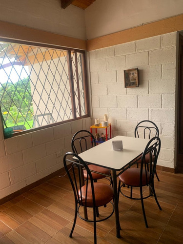 Alquilo Corta Estancia Casa Campestre Quinta Vacacional Silanche Vía Los Bancos 3 Cuartos, 2 Baños, Parqueadero, Amoblado, Area Común, Piscina, Canchas, Serv Básicos, Clima Cálido A 2hrs De Quito