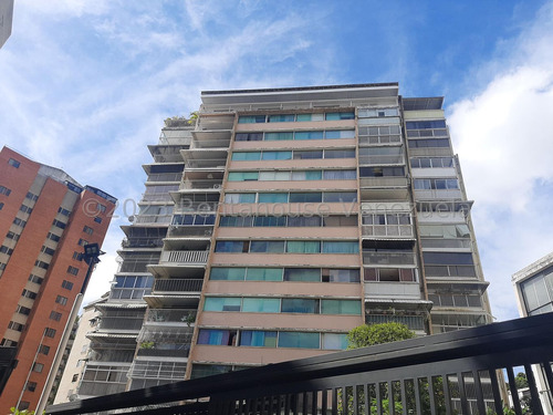 Amplio Apartamento Parcialmente Remodelado  En Venta En Las Palmas Mls#24-13542. Ag