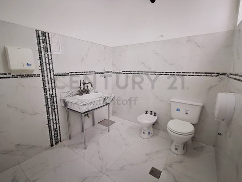 Imagen 7 de 30 de Casa De Estilo En Venta En La Plata