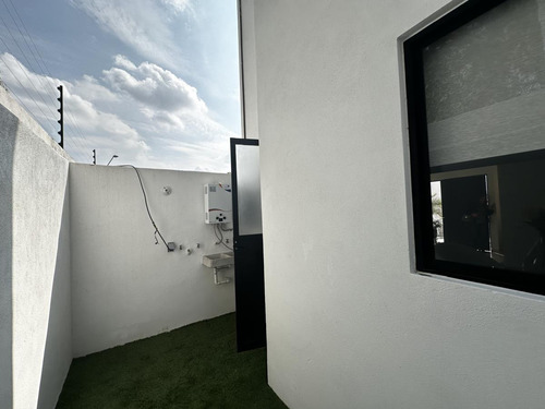 Casas En Venta En Los Olvera Frente A Shoenstatt