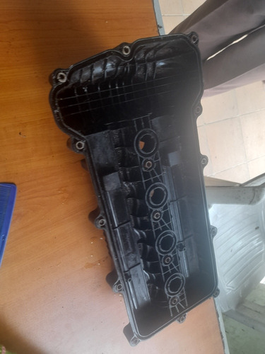 Imagen 2 de 4 de Medio Motor Y Tapa Valvula Hundai Negociable