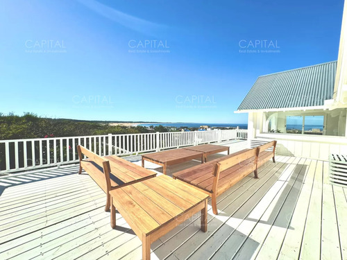 Casa En Venta En Pueblo De José Ignacio 3 Dormitorios Y Dependencia Con Vista Al Mar