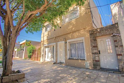 Venta Casa 5 Ambientes Con Garage Patio Y Terraza
