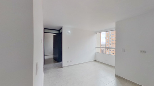 Se Vende Apartamento En Castilla Central / Calandaima / Remodelado