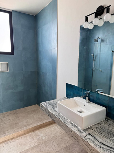 Casa Con 4 Recámaras Y Piscina, En Venta, Dzitya
