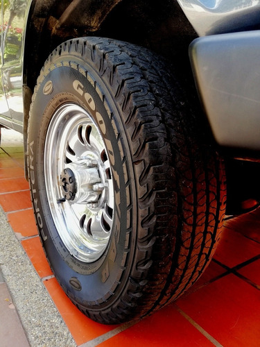 Mitsubishi Montero 1986 2.6 L042 Lona