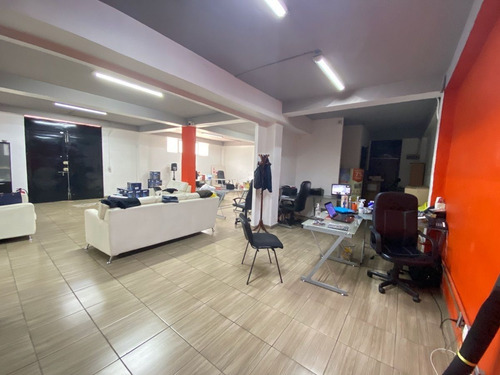 Edificio Comercial En Zona Muy Transitada