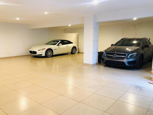 Residencia De Super En Puerta De Hierro Dentro De Coto