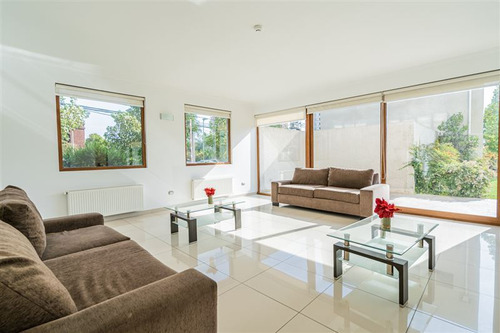 Departamento En Venta De 4 Dorm. Metro Manq. En Las Condes