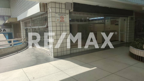 Imagen 4 de 4 de Liliana Martinez Alquiler De Local Comercial En El Cc La Galería -av.bolívar 136626
