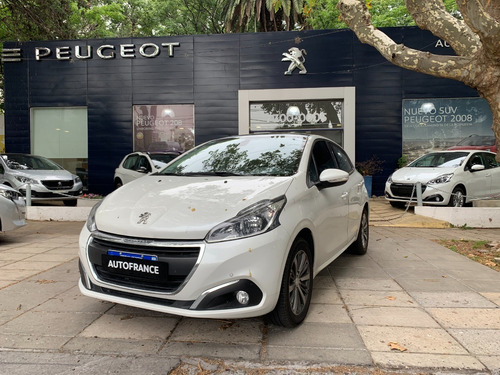 Peugeot 208 Feline Tiptronic