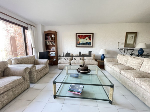 Apartamento En Venta En Manantiales, Primera Linea 3 Dormitorios
