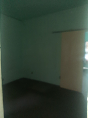 Casa Em Madureira Com Comércio Embaixo Com Banheiro E Casa