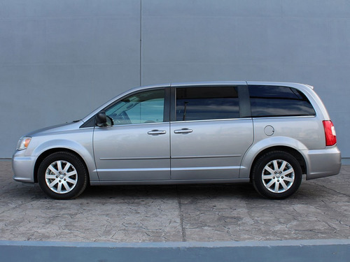 Imagen 2 de 15 de Chrysler Town & Country Li Touring 2016