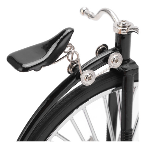 Modelo De Bicicleta Negro, Ruedas Grandes Y Pequeñas, Diseño