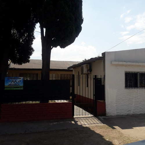 Casa En Venta En Burzaco