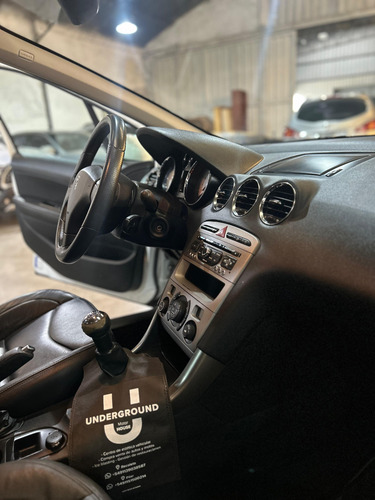 Peugeot 408 2.0 Feline 143cv