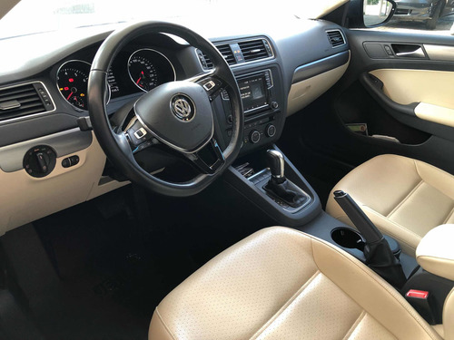 Volkswagen Jetta 2017 1.4 Tsi Comfortline 4p