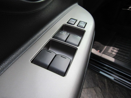 Nissan March 1.6 16v Sv (flex) Flex Manual