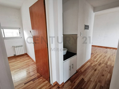 Imagen 5 de 18 de Departamento 2 Dormitorios En Venta La Plata