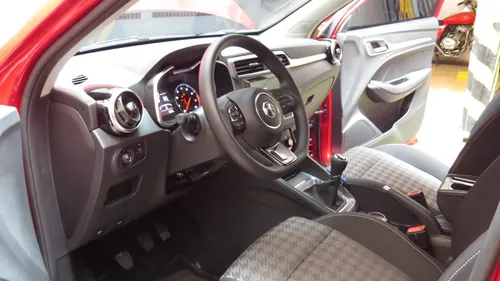 MG Zs 1.5 Plus Mt
