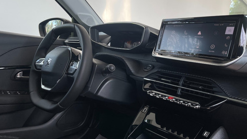 Imagen 18 de 25 de Peugeot 208 Feline Tiptronic Am24