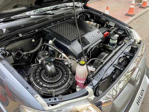 Imagen 12 de 19 de Toyota Hilux (l05) 3.0 C/d 4x4 Tdi Srv 163cv