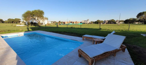 Imagen 2 de 11 de Alquiler Temporal - Country Valle Del Golf - Casa Con Piscina Galería Y Asador