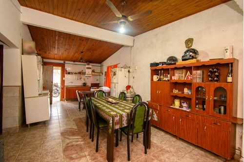 Remax Vende Casa De Dos Dormitorios En Santo Tomé!