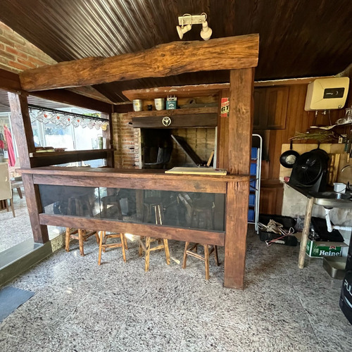 Venta. Muy Linda Casa. Solymar Norte. 3 Dormitorios. 1 Baño Y Servicio Completo. Piscina. Barbacoa