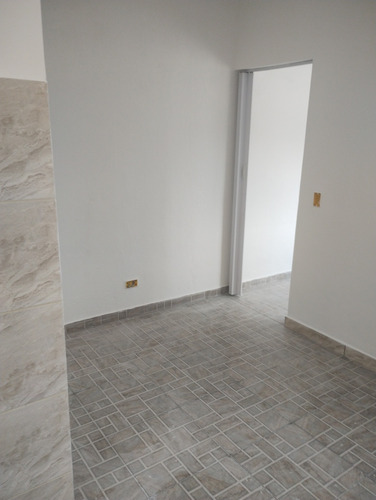 Casa Com 07 Cômodos Toda Reformada Dividida Em 2 Casas