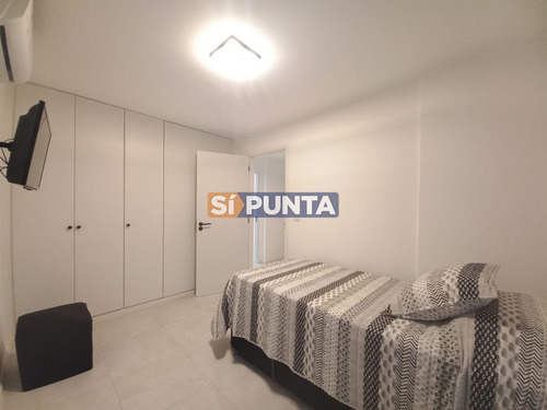 Imagen 15 de 27 de Vende Apartamento De 2 Dormitorios Y Medio En Chiverta, Reciclado Completo. Punta Del Este