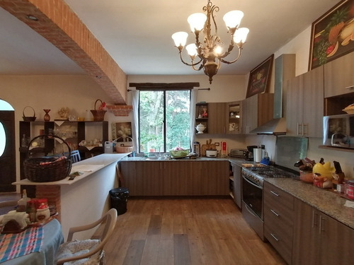 Imagen 11 de 25 de Vendo Hermosa Casa Estilo Colonial En Excelente Estado, Incluye Local Comercial A Orilla Carretera