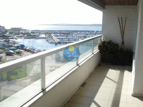 Apartamento En La Península Con Hermosa Vista Al Puerto, De 2 Dormitorios (1 En Suite), 2 Baños, Living Comedor, Cocina, Lavadero, Terraza Y Garage. E