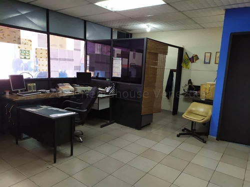 Imagen 9 de 13 de Leida Falcon Rentahouise Vende Galpon En La Av Bolivar Sur De Valencia 22-13435lf