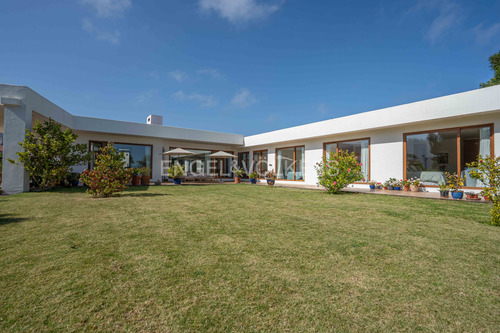 Venta Preciosa Casa Muy Bien Ubicada En Marbella