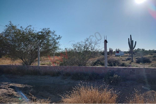 Terreno En Centenario Con Frente De Carretera