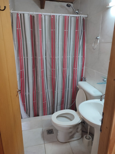 Imagen 10 de 20 de Departamentos Uso Temporarios Para 1 O 2 Personas De 1 A 3 Meses. Equipados. Planta Baja Y 1er Piso Pleno Centro, Muy Luminosos, Jardin, Parrillas