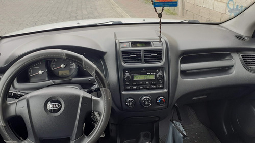 Se Vende Kia Sportage Gris Blanco 2.0 5p 4x2 Tm