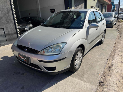 Imagen 2 de 13 de Ford Focus 2009 1.6 Ambiente Mp3