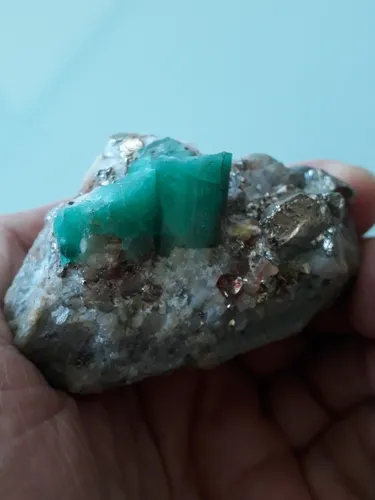 Amazing Esmeralda En Matriz Piedra Natural