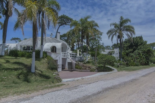 Imagen 3 de 22 de Casa En Venta De 4 Dormitorios En Playa Mansa (ref: Est-534)