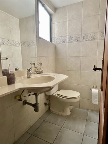 Casa Arriendo/5 D/solo Con Compromiso De Compra/las Condes