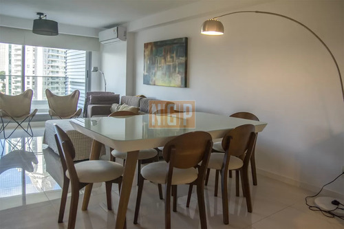 Apartamento En Venta En Torre Esmeralda De 3 Dormitorios , En Punta Del Este