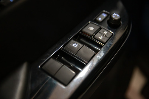 Imagen 6 de 15 de Toyota Hilux Srv 4x4