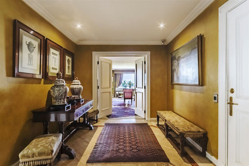 Departamento En Venta De 2 Dormitorios En Suite En Vitacura