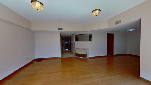 Departamento De Categoría - Tres Dormitorios - Frente A Pza San Martín - La Plata